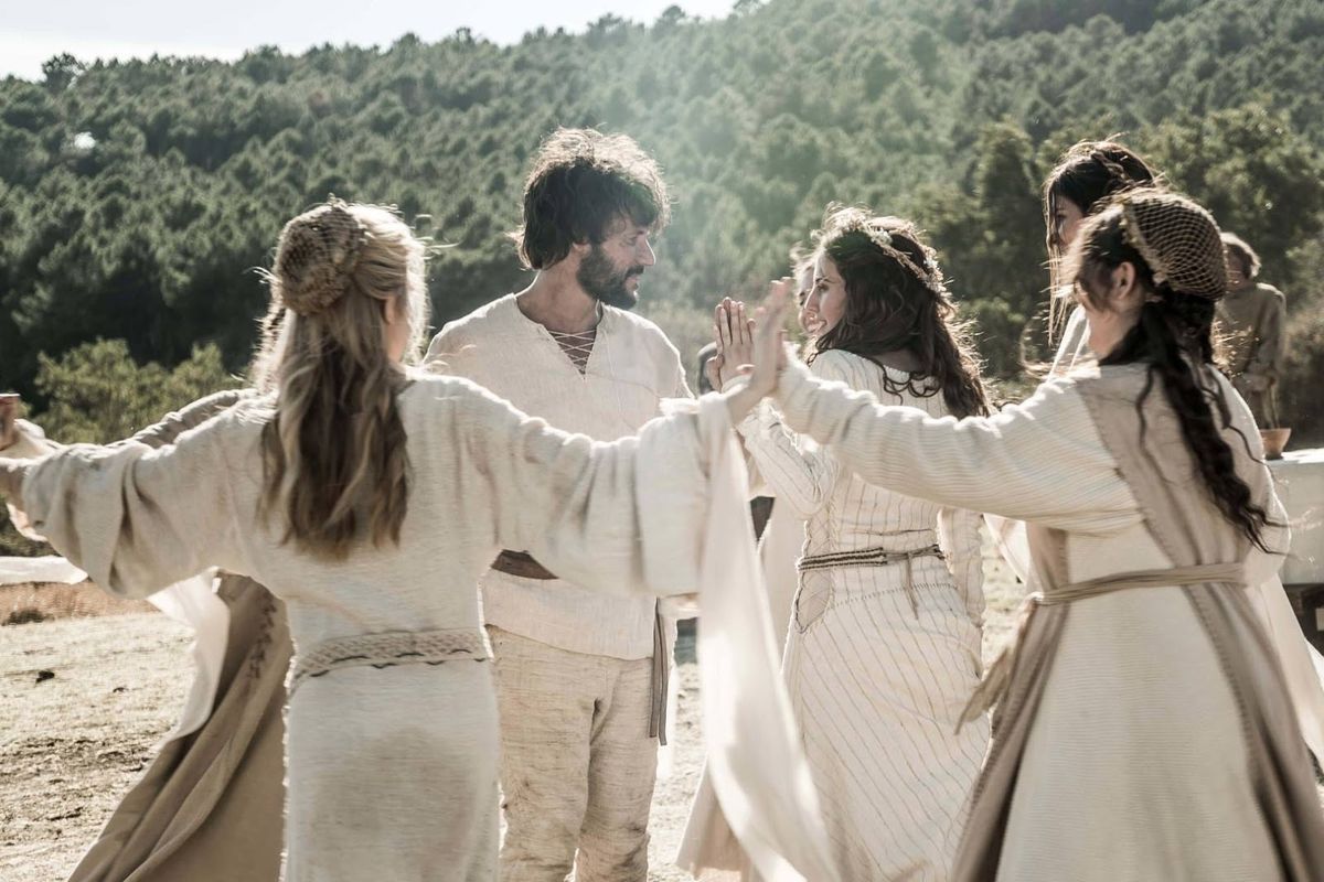 "La catedral del mar" tiene una segunda temporada llamada "Los herederos de la tierra". "La catedral del mar" tiene una segunda temporada llamada "Los herederos de la tierra".