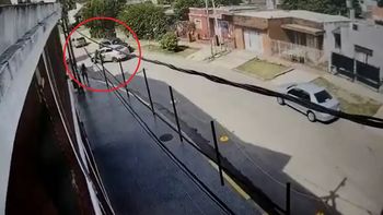 Video: le dieron cuatro balazos a un ex policía delante de su hijo