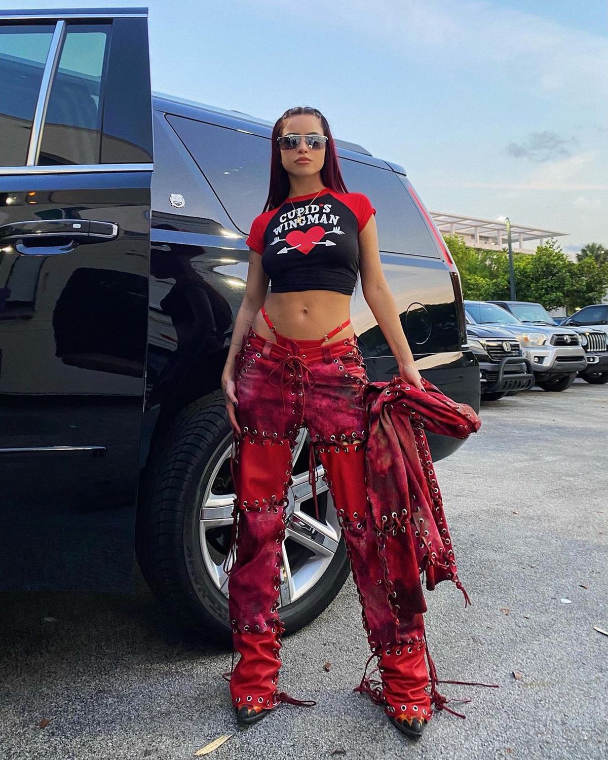 A lo Julieta Poggio, Emilia Mernes se muestra en pantaloncitos customizados y paraliza Miami. A lo Julieta Poggio, Emilia Mernes se muestra en pantaloncitos customizados y paraliza Miami.