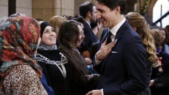 Llega a Canadá el primer avión con refugiados sirios