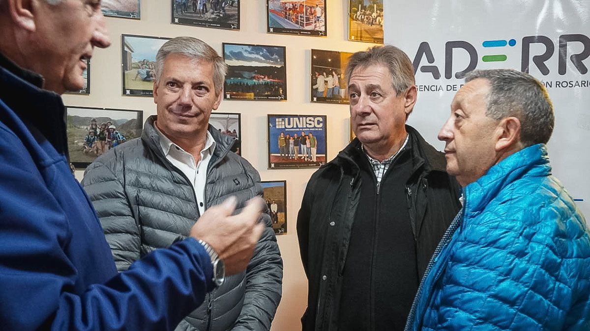 Molero, Jaque y Félix se reunieron con representantes de la Multisectorial del Sur. Molero, Jaque y Félix se reunieron con representantes de la Multisectorial del Sur.