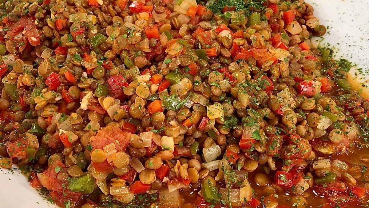 Las lentejas en escabeche se hacen con una receta que lleva simples ingredientes y pasos fácil de elaborar. Las lentejas en escabeche se hacen con una receta que lleva simples ingredientes y pasos fácil de elaborar.