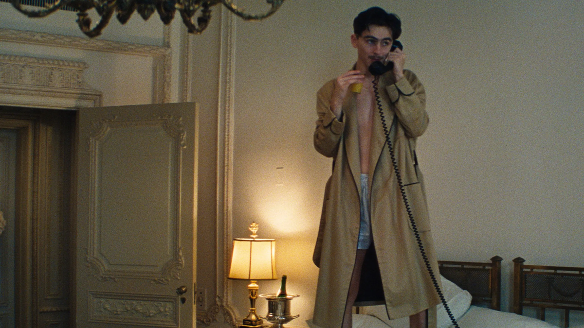 Chalamet interpreta al jugador de tenis de mesa Marty Reisman. Chalamet interpreta al jugador de tenis de mesa Marty Reisman.