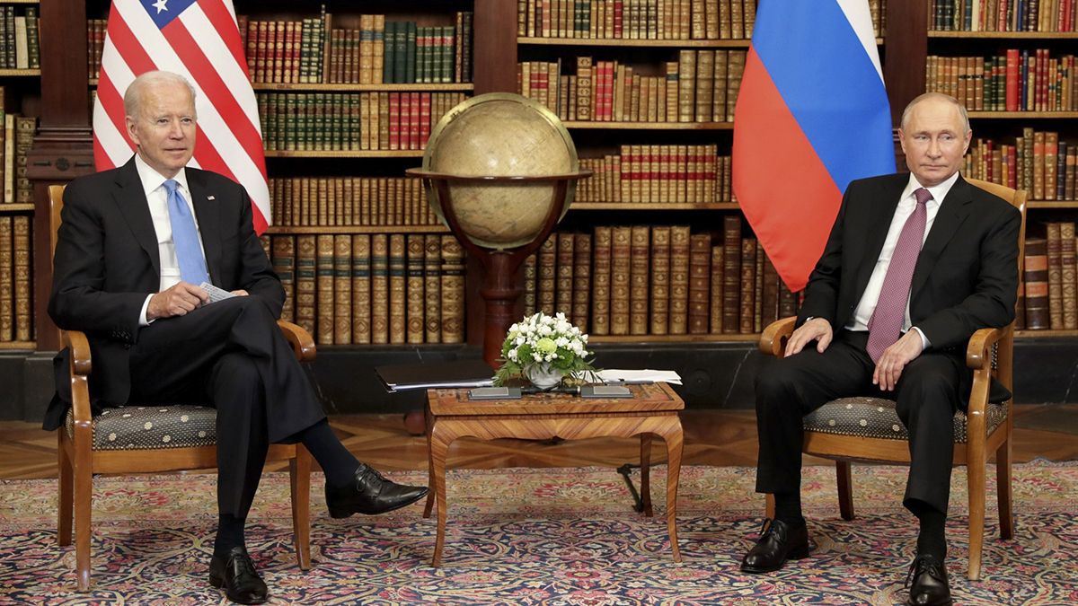 Guerra Rusia - Ucrania: Joe Biden y Vladimir Putin durante su primera cumbre en junio de 2021.