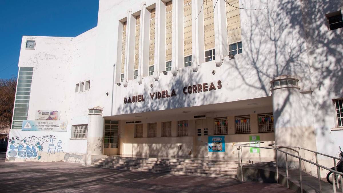 La escuela Videla Correas, uno de los establecimientos donde se realizarán obras durante las vacaciones de invierno. La escuela Videla Correas, uno de los establecimientos donde se realizarán obras durante las vacaciones de invierno.