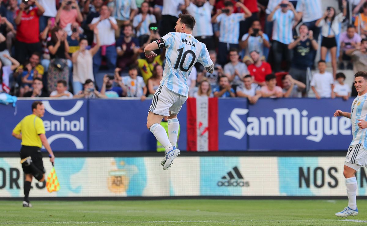 La Selección Argentina goleó 5 a 0 a Estonia con 5 goles de Messi