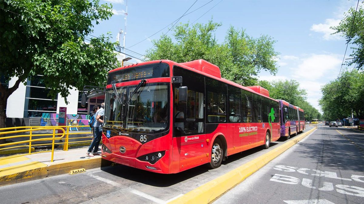 El Gobierno desarrolla el proceso para el aumento del transporte público de Mendoza.