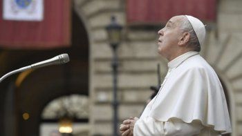 Finalmente el Papa Francisco no autorizó que haya curas casados