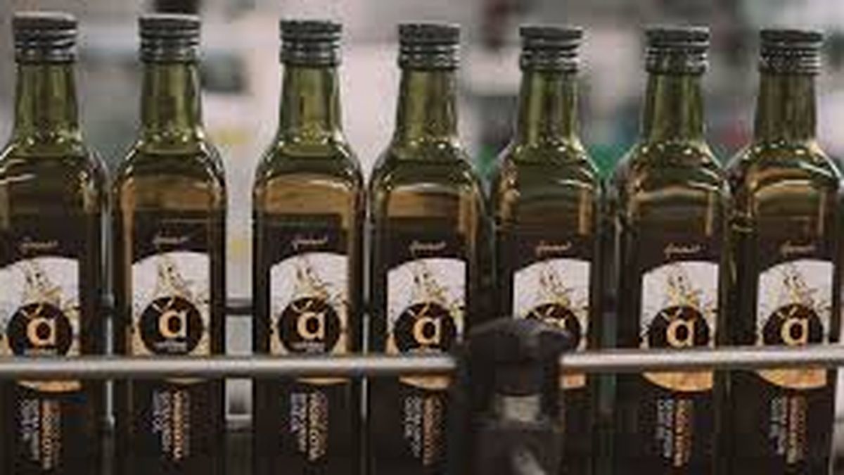 Aceite de oliva importado de España.