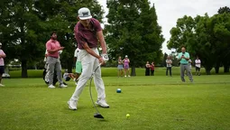 Núñez sigue firme en la punta.