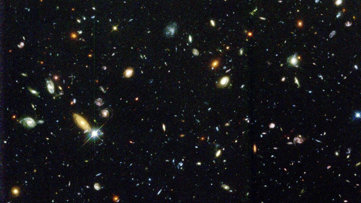 Decenas de galaxias captadas por el Hubble, cada una con sus estrellas y planetas. 