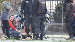 Asesinaron a una adolescente de 13 años y detuvieron a una pareja