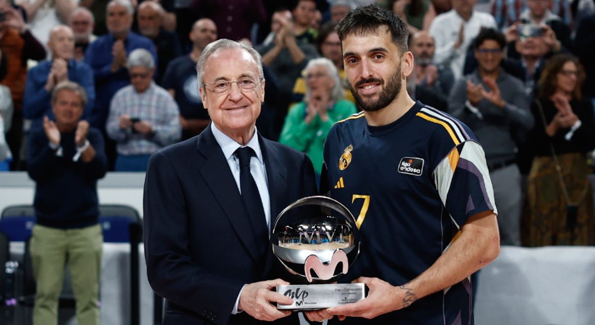 Campazzo con Florentino Pérez y el premio al MVP de la Liga ACB.
