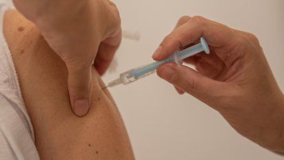 Arranca la vacunación a los docentes del Gran Mendoza