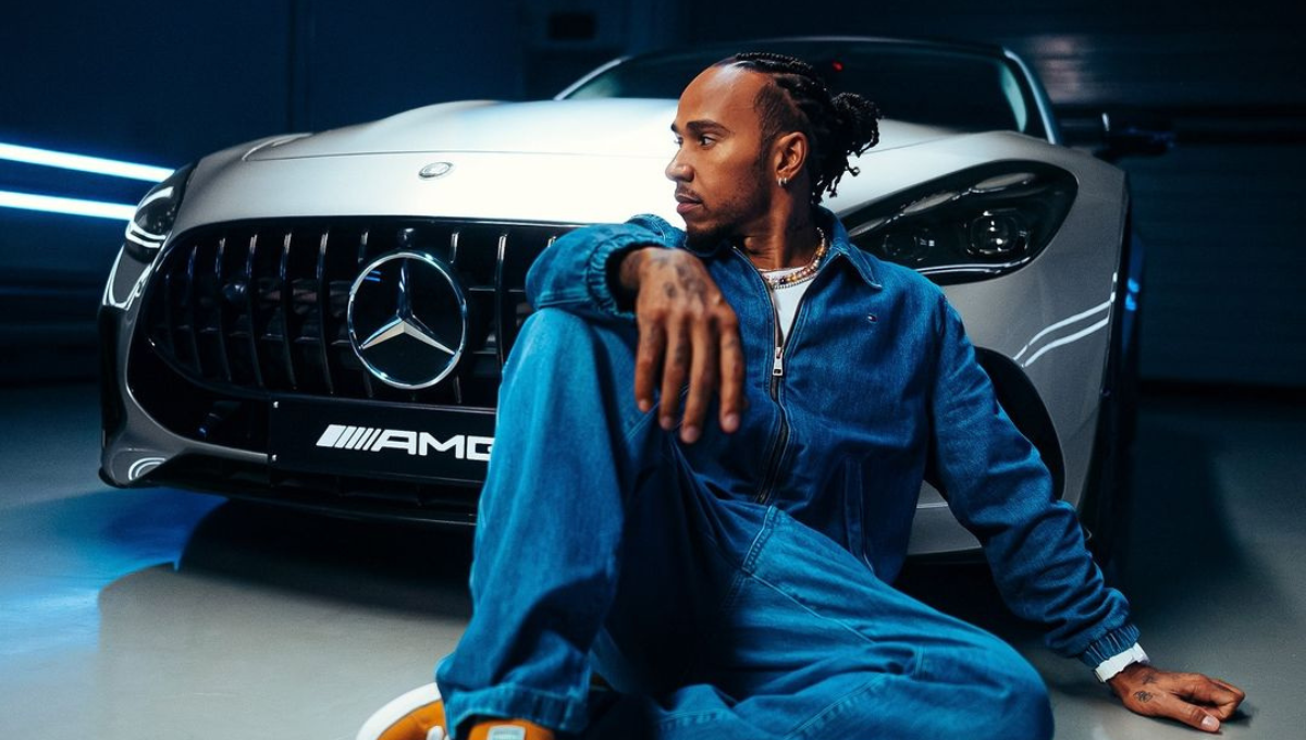 Lewis Hamilton adora los lujos y los demuestra con sus dos excéntricas casas en Londres y Nueva York. Lewis Hamilton adora los lujos y los demuestra con sus dos excéntricas casas en Londres y Nueva York.