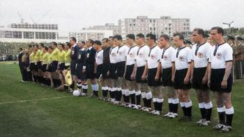 Una confusión inesperada: el día que la Selección Argentina jugó un mundial con los colores de Brasil