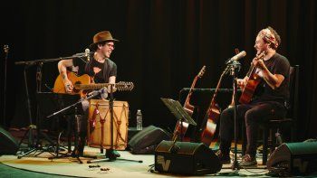 Raly Barrionuevo y Lisandro Aristimuño presentan su nuevo disco en el Teatro Independencia