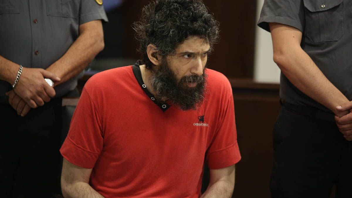 Gil Pereg fue condenado a perpetua en noviembre de 2021 por el doble crimen de su madre y su tía en enero del 2019. Gil Pereg fue condenado a perpetua en noviembre de 2021 por el doble crimen de su madre y su tía en enero del 2019.