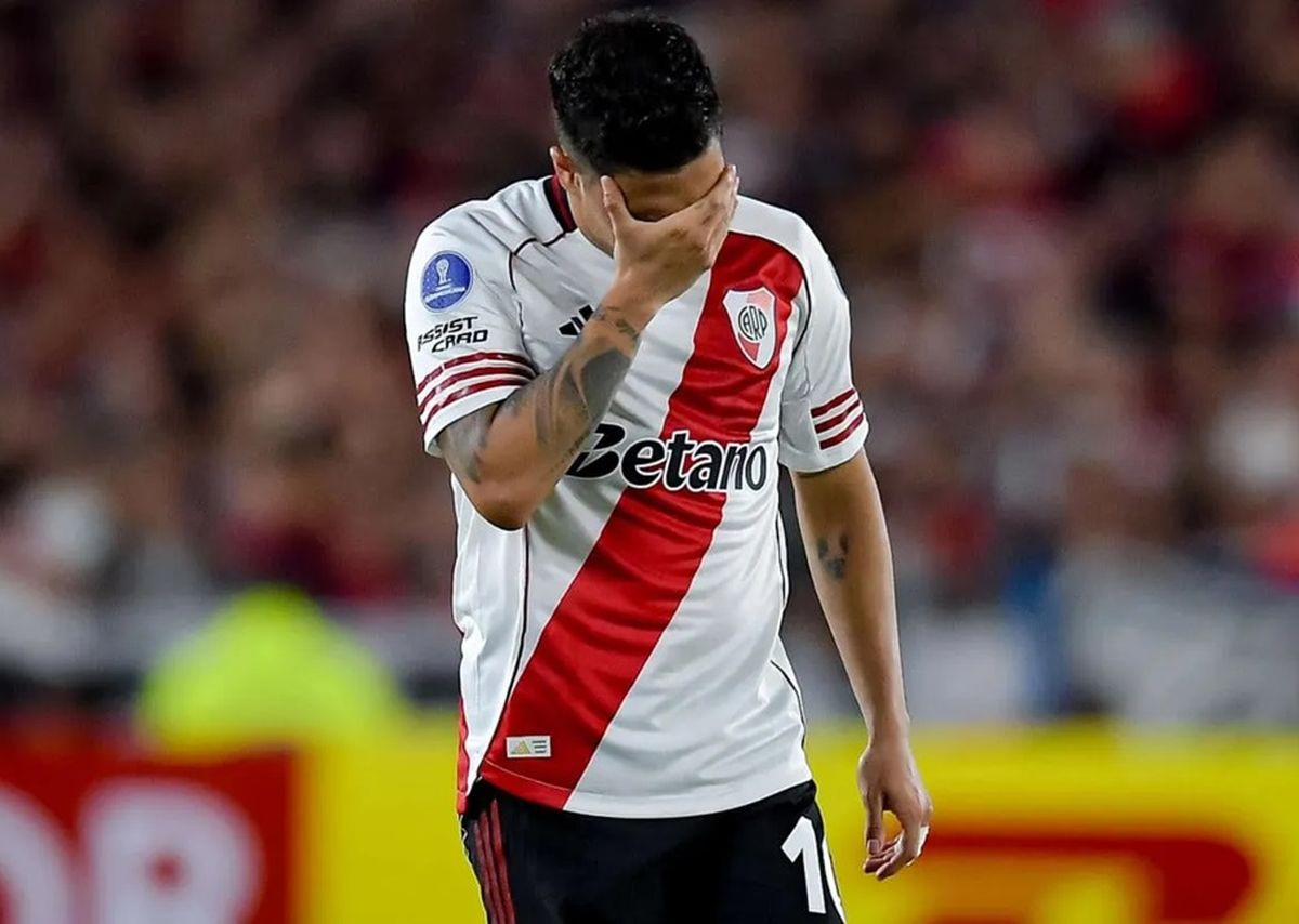 Juanfer Quintero sali&oacute; lesionado en River tras la victoria ante Carabobo por Sudamericana.&nbsp;