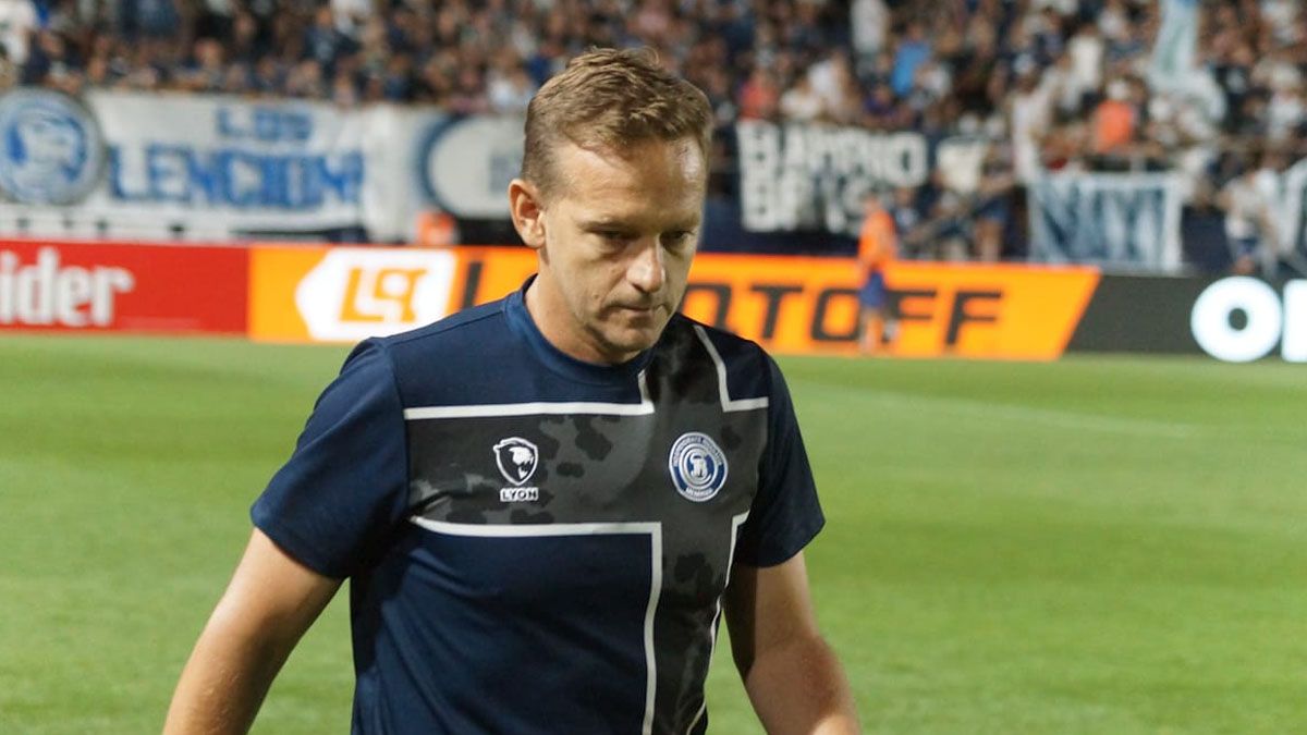 Martín Cicotello debutó como local y sufrió su segunda derrota seguida como DT de Independiente Rivadavia Martín Cicotello debutó como local y sufrió su segunda derrota seguida como DT de Independiente Rivadavia