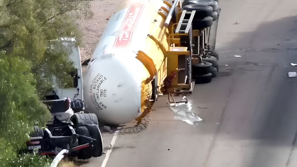El camión cisterna tuvo problemas en el sistema de frenos y por esa causa se produjo el vuelco y la pérdida de gas propano. Foto: Prensa de Gobierno.