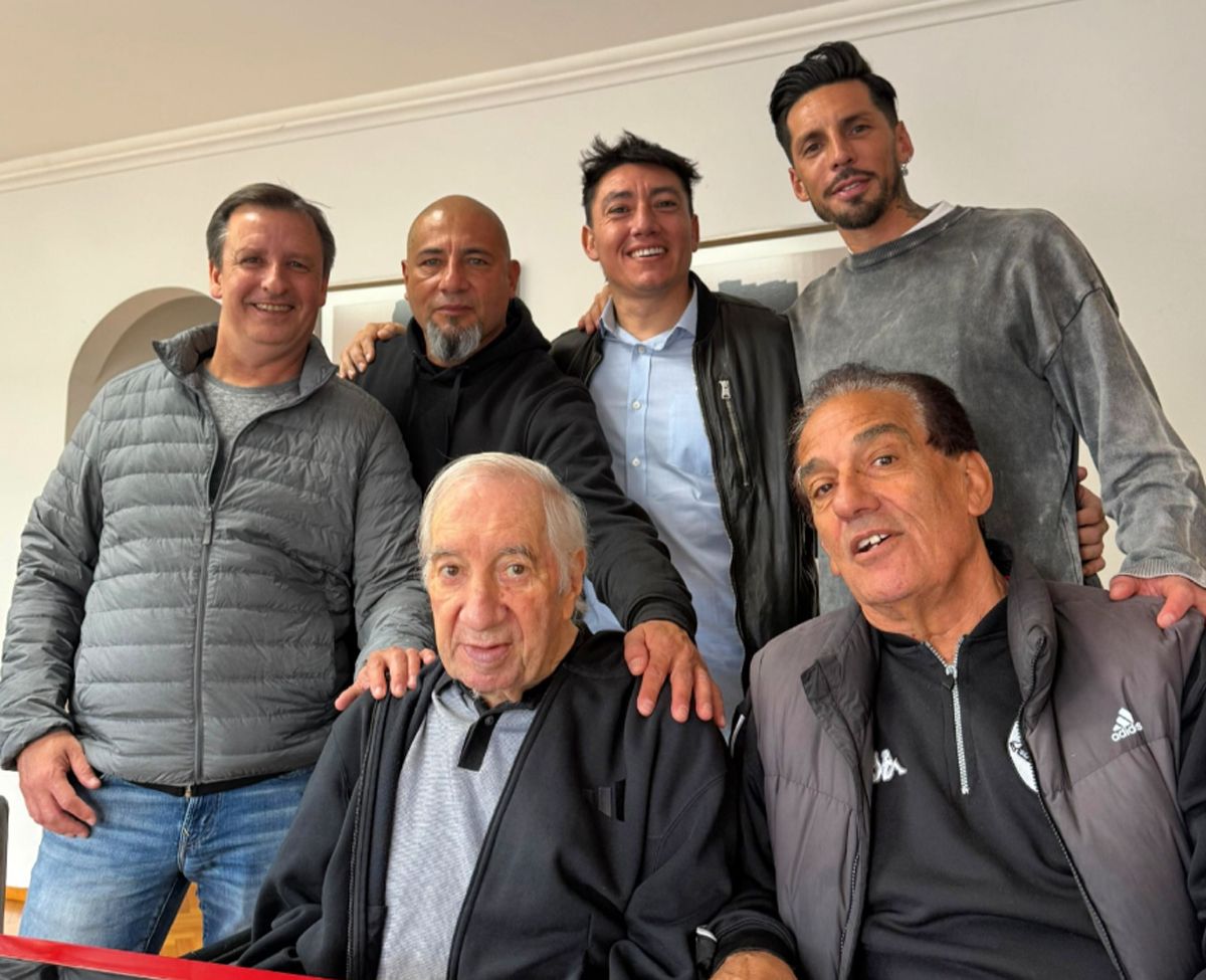 Carlos Bilardo tuvo visitas y conmovió a todo Estudiantes. Carlos Bilardo tuvo visitas y conmovió a todo Estudiantes.