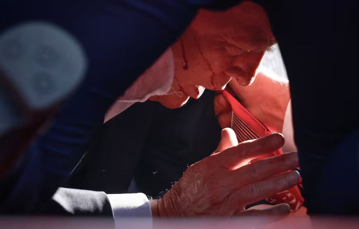 Donald Trump fue puesto a resguardo por el servicio secreto. Donald Trump fue puesto a resguardo por el servicio secreto.