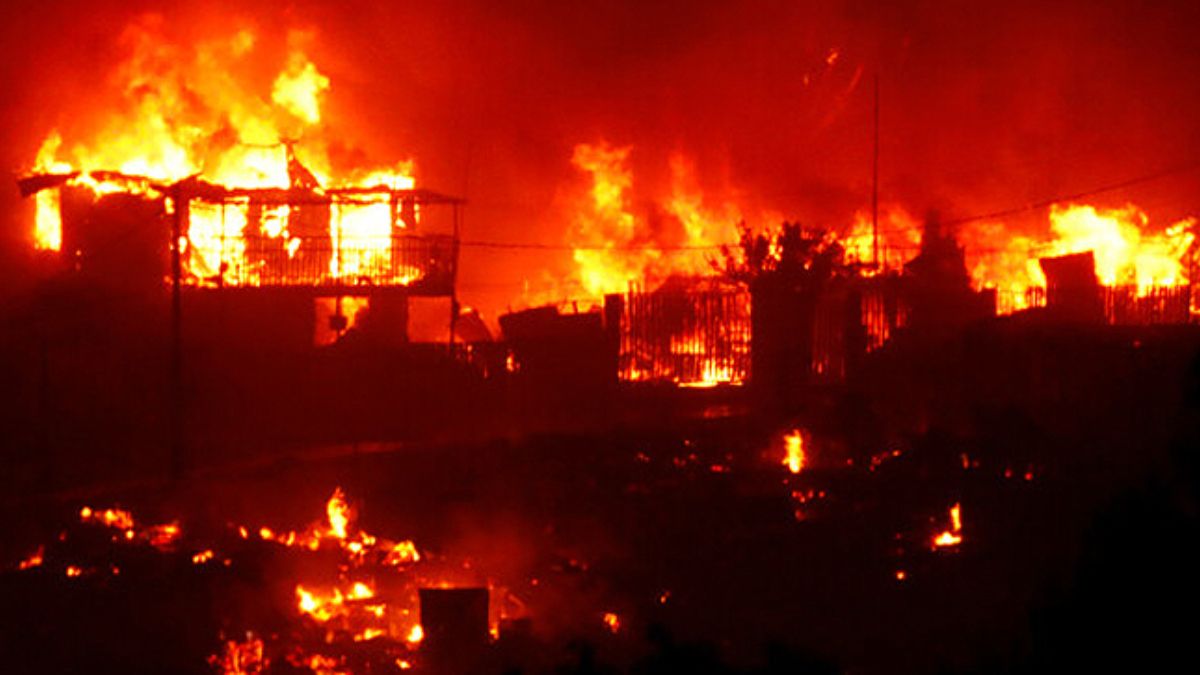 L'incendio scoppiato a Valparaiso e Marga Marga, con una superficie di 565 ettari, ha causato la morte di 10 persone e causato danni completi a centinaia di case.