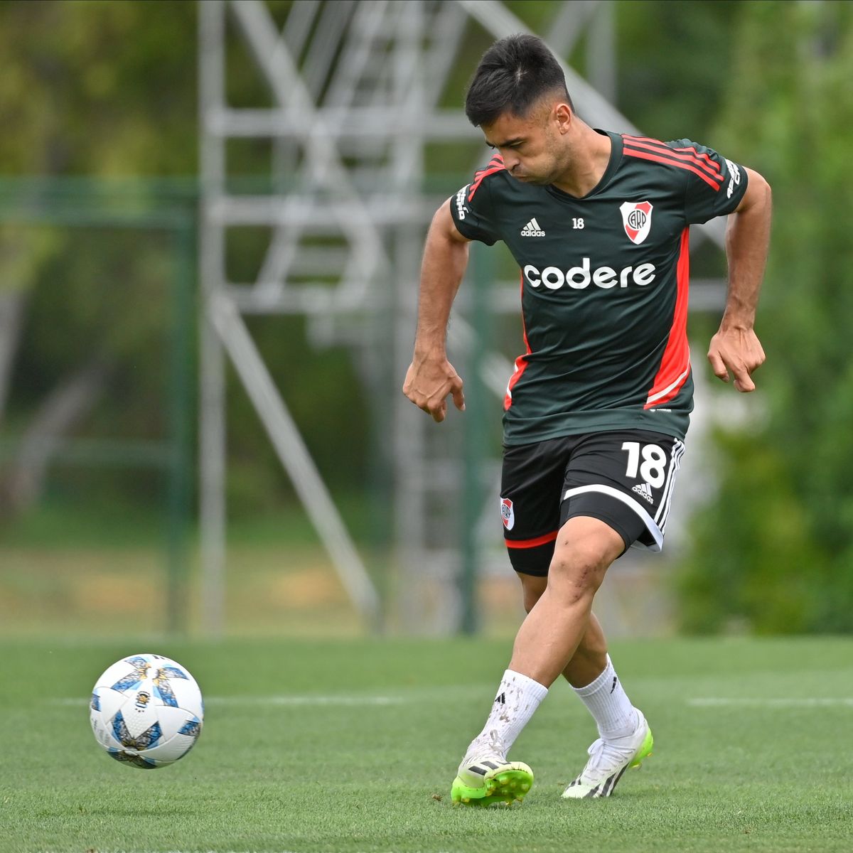 El Pity volver&iacute;a como suplente en River