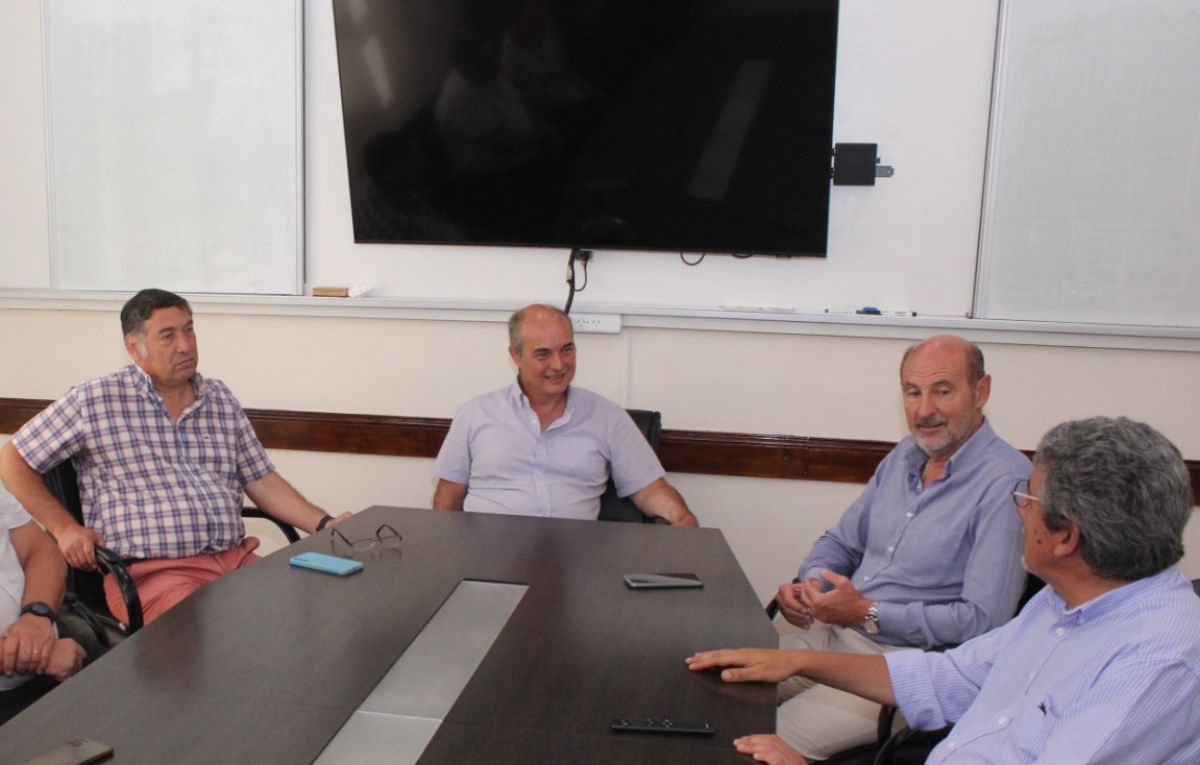 El ministro Rodolfo Vargas Arizu anunció los créditos luego de una reunión con integrantes de Fecovita. El ministro Rodolfo Vargas Arizu anunció los créditos luego de una reunión con integrantes de Fecovita.