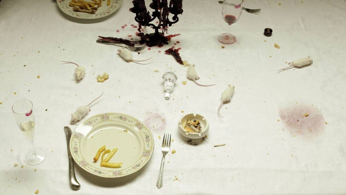 Cómo eliminar las manchas del mantel con los 4 trucos caseros que usan los expertos de la limpieza