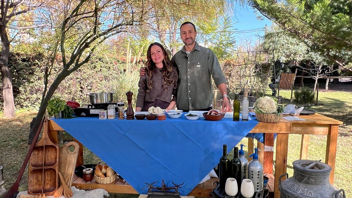 Romi Terranova y Nacho Molina presentan la receta de entraña rellena con puré de coliflor. Romi Terranova y Nacho Molina presentan la receta de entraña rellena con puré de coliflor.
