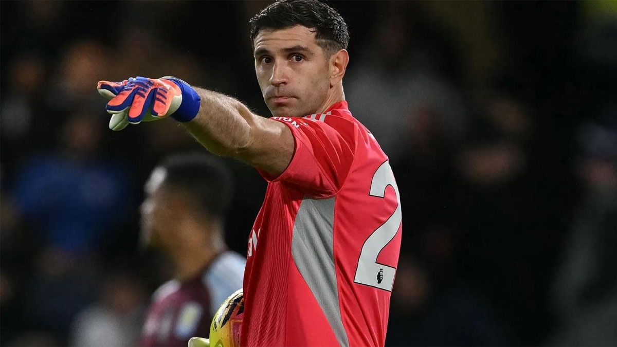 Dibu Mart&iacute;nez est&aacute; feliz tras el triunfazo del Aston Villa.