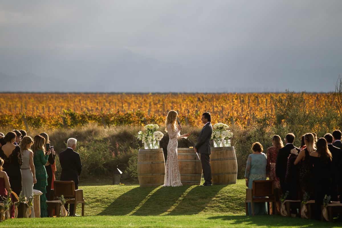 Los viñedos y el glamour de las bodegas del Valle de Uco, llaman la atención de los brasileros que vienen a casarse a Mendoza. Gentileza Gustavo Savelli.