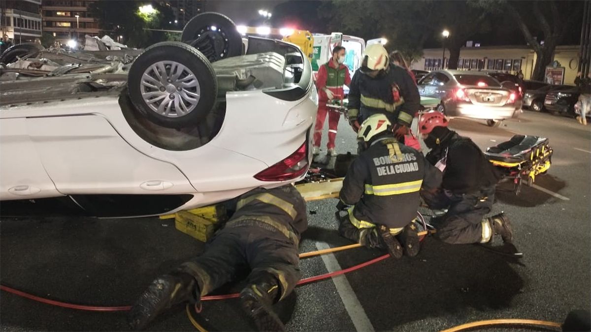 En el accidente fatal también se registraron 11 heridos que tuvieron que ser trasladados a los hospitales más cercanos.