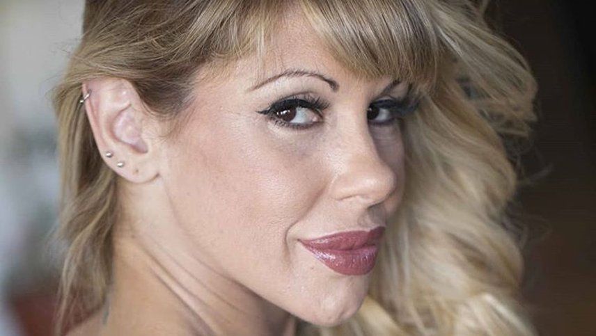 Mónica Farro estrenó un infartante body negro y transparente que paraliza los corazones