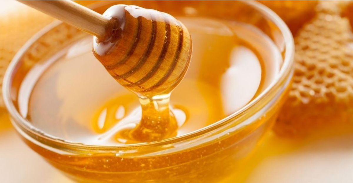 Alimento saludable. Beneficios de comer miel.