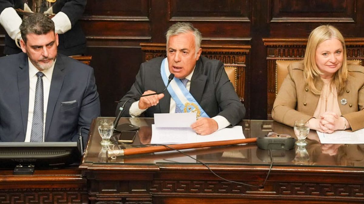 Alfredo Cornejo anunció obras, más minería, proyectos educativos y cambios legislativos. Alfredo Cornejo anunció obras, más minería, proyectos educativos y cambios legislativos.