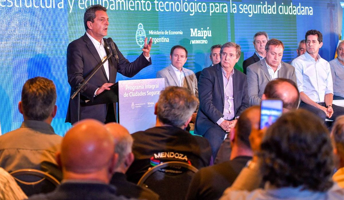 La figura de Massa candidato logró que volvieran al PJ algunos dirigentes que se habían ido a otros frentes como Roberto Righi, e incluso logró reunir al disgregado peronismo mendocino y sumó a otros massistas no peronistas, como Rolando Scanio. Esa unión le valió crecer casi 8 puntos de las PASO a las elecciones generales.