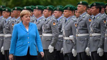Angela Merkel volvió a sufrir un episodio de temblores