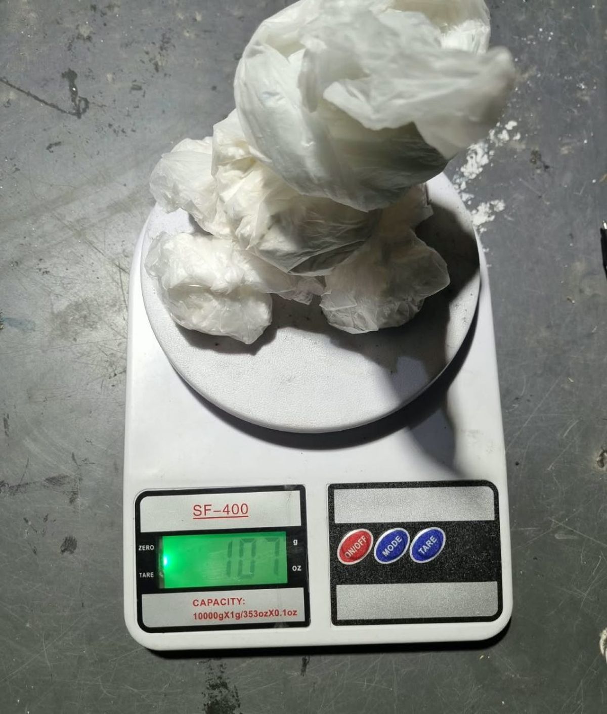Personal especializado pes&oacute; la sustancia secuestrada, que alcanz&oacute; un total de 1,185 kilogramos.
