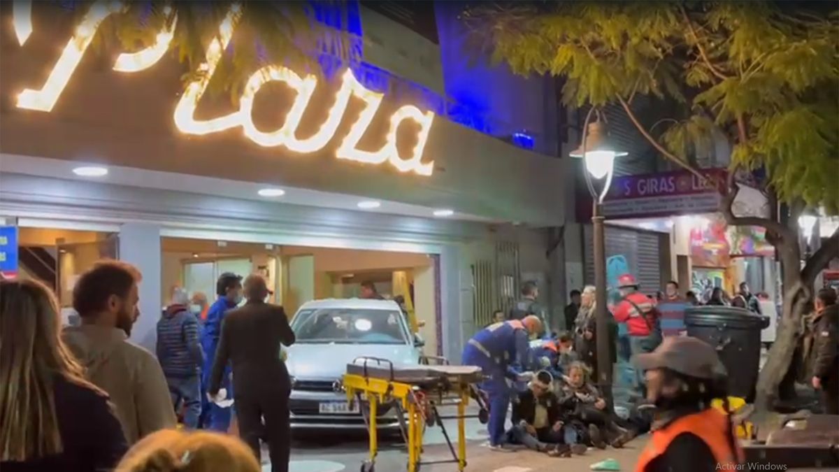 El video del accidente en el teatro Plaza de Godoy Cruz