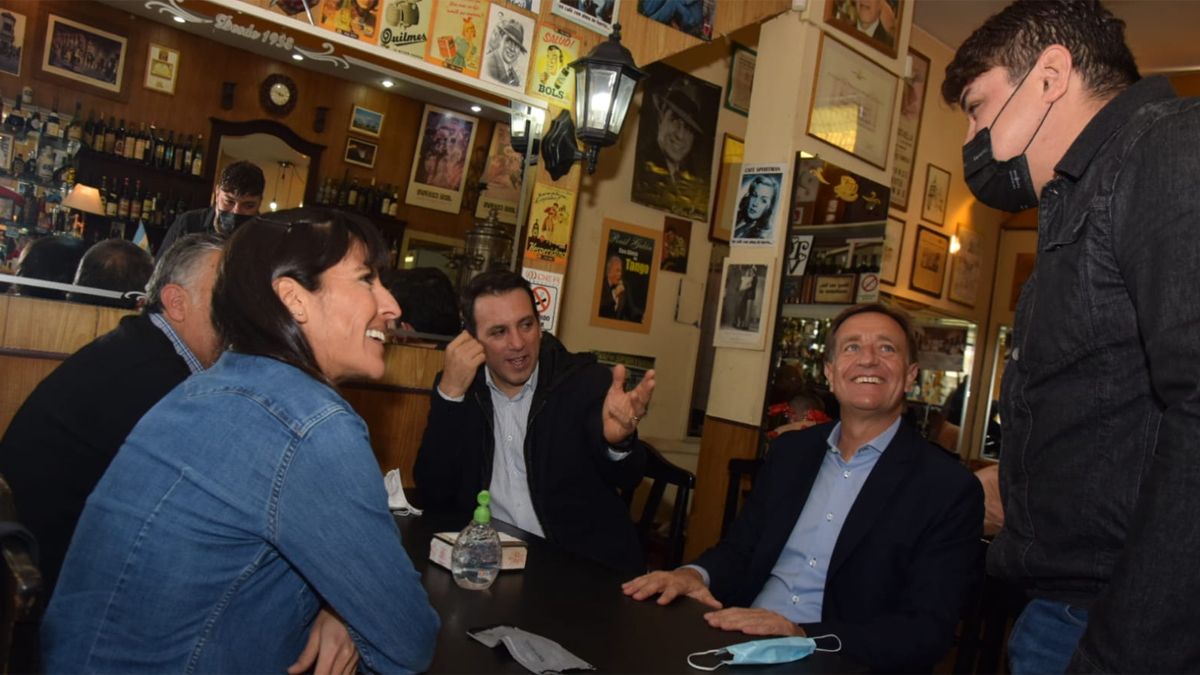 Elecciones 2021: cumbre y ritual radical en un café de Godoy Cruz