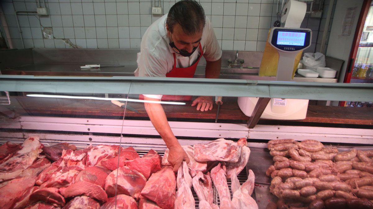 Indicaron que los salarios bajos hacen que la demanda de carne en Mendoza sea menor y los comerciantes deberán ajustar de alguna manera. Imagen ilustrativa.