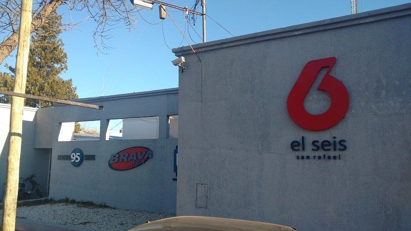 Cuantiosas pérdidas por un incendio en Canal 6