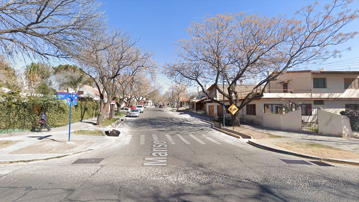 Las víctimas del asalto fueron atacadas en su casa de Juana Manso al 1.000, cerca de calle Joaquín V. González, de Godoy Cruz.
