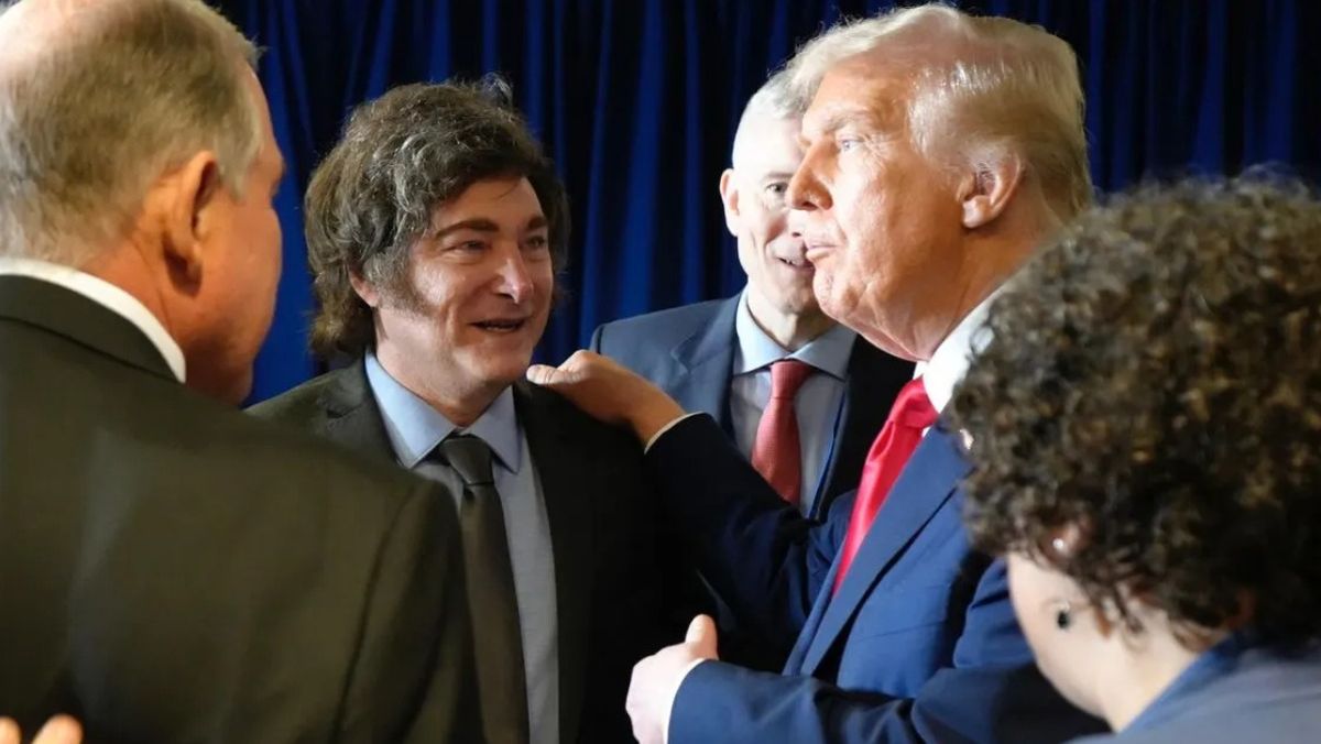 Trump, Milei y algunos funcionarios. Trump, Milei y algunos funcionarios.