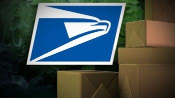Un empleada postal guardaba en su casa casi 3.000 cartas no entregadas