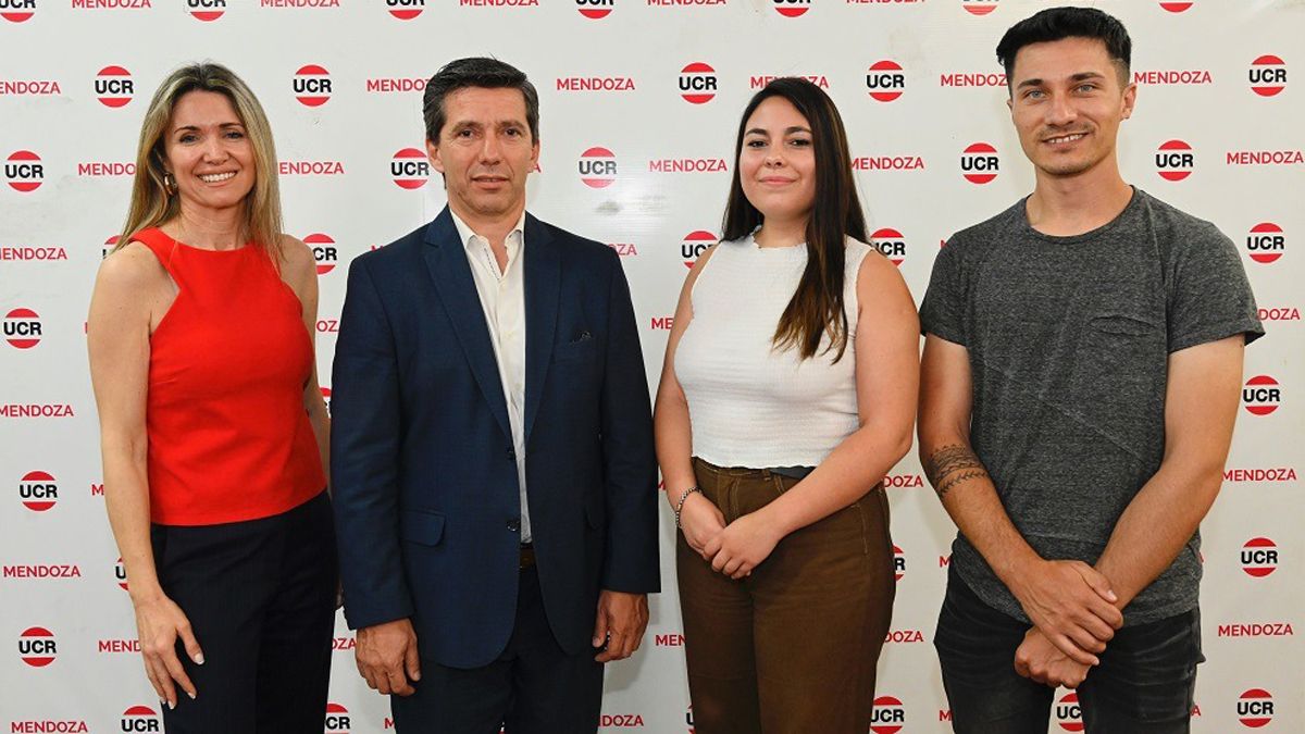 Griselda Petri, Andrés Lombardi, Florencia Lima y Agustín Boato. Griselda Petri, Andrés Lombardi, Florencia Lima y Agustín Boato.