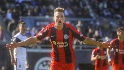 San Lorenzo le ganó al Lobo platense y es uno de los líderes